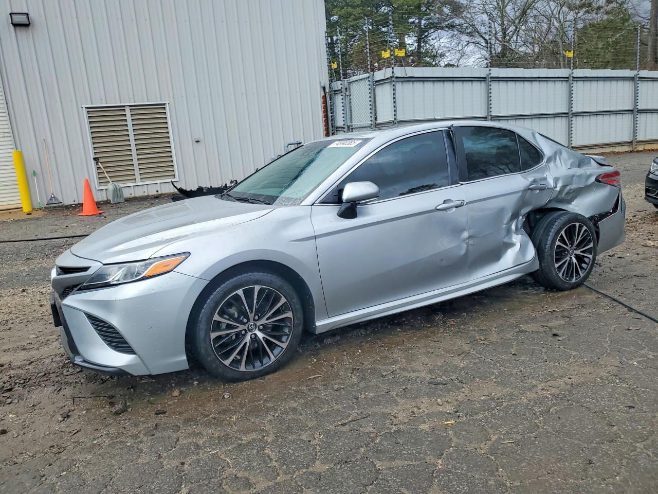 2018 TOYOTA CAMRY