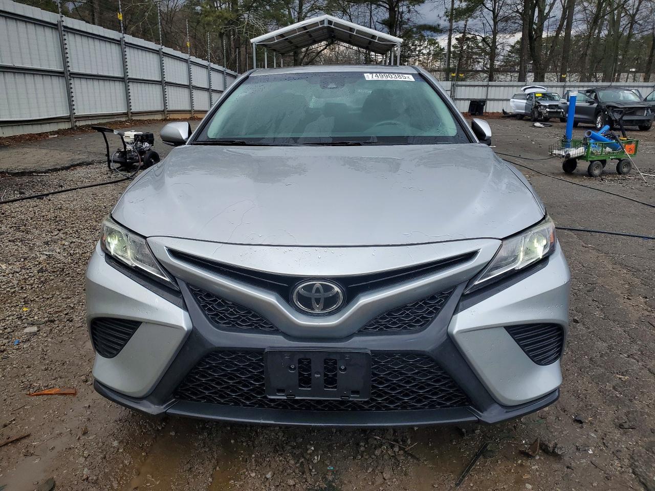 2018 TOYOTA CAMRY SE photo 5