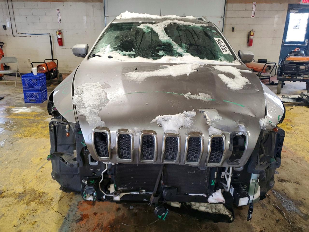 2017 JEEP CHEROKEE LATITUDE photo 5