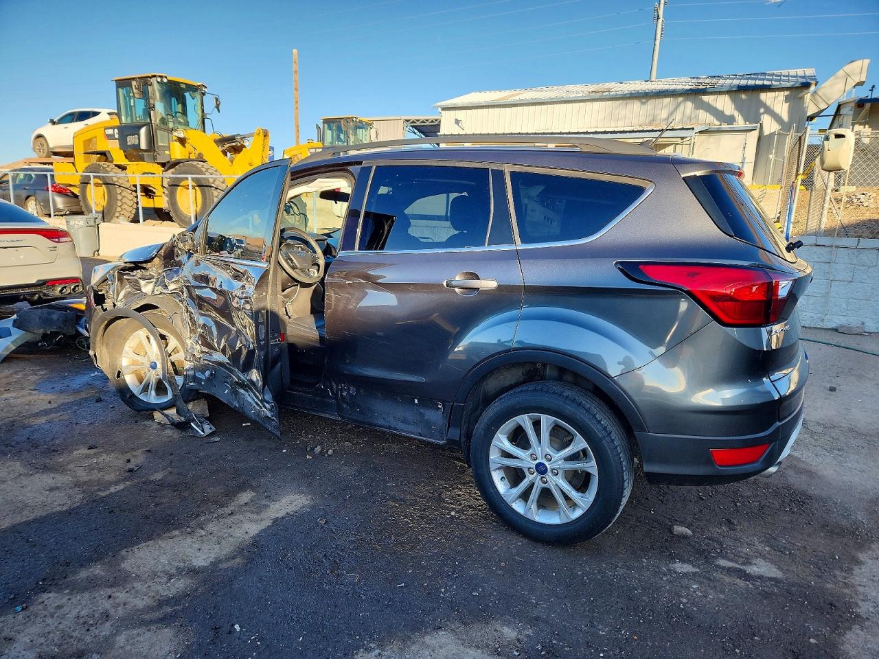 2019 FORD ESCAPE SEL photo 2