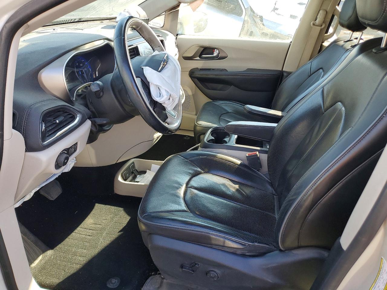 2019 CHRYSLER PACIFICA LIMITED photo 19