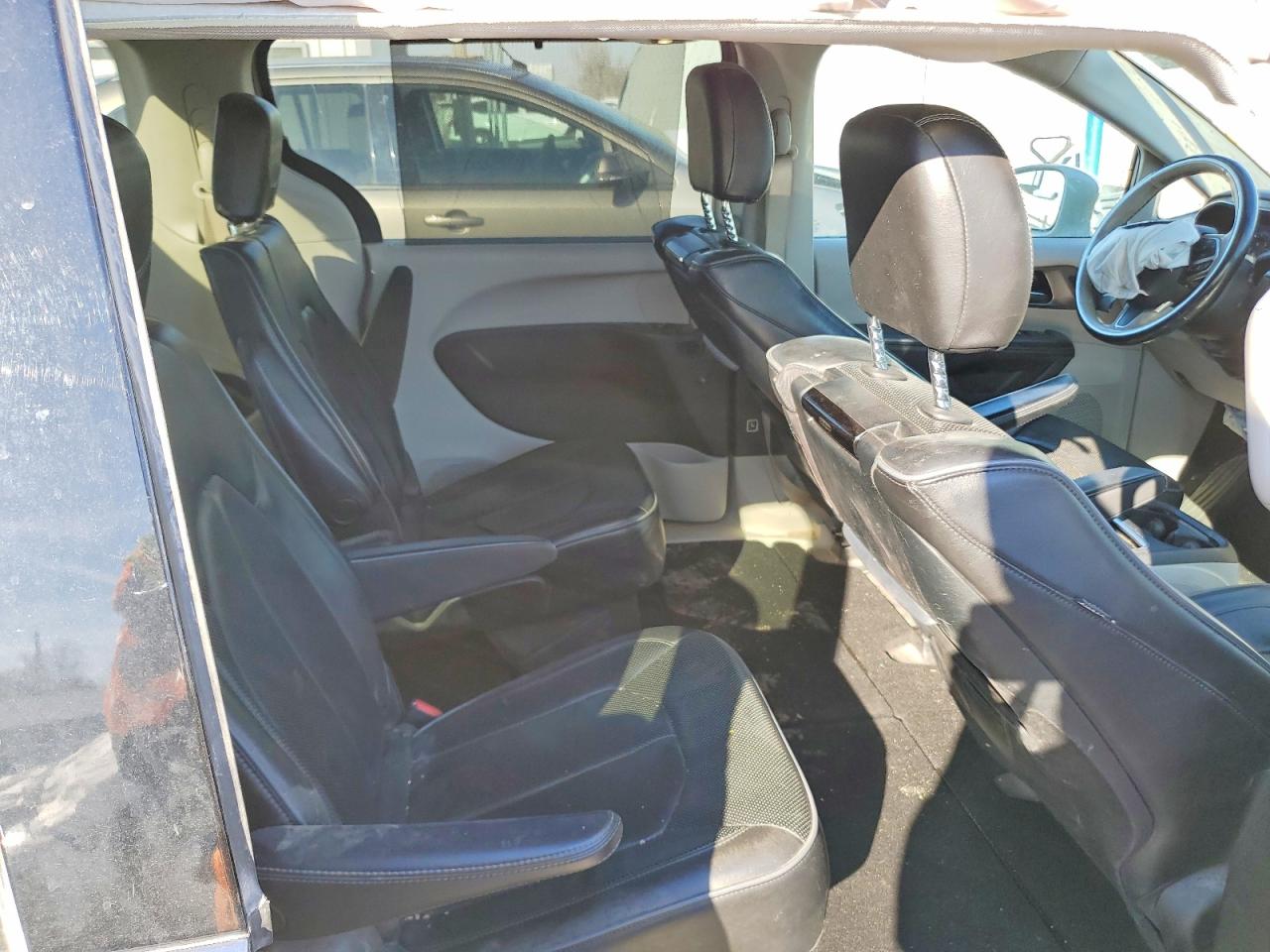 2019 CHRYSLER PACIFICA LIMITED photo 28