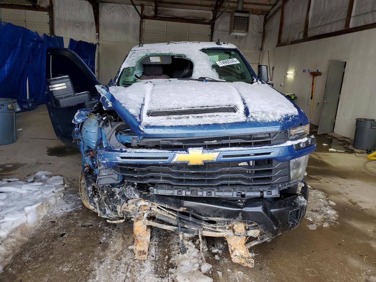2024 CHEVROLET SILVERADO K2500 CUSTOM photo 9