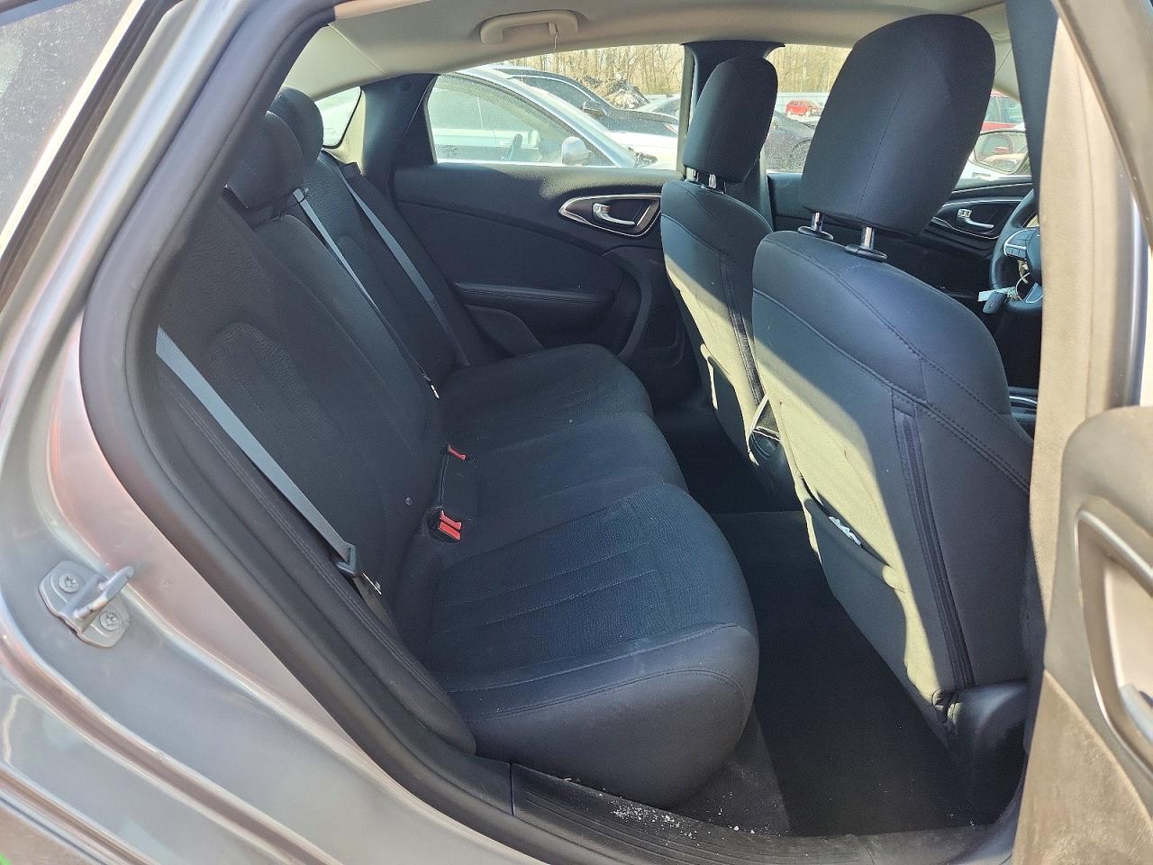 2016 CHRYSLER 200 LIMITED photo 10