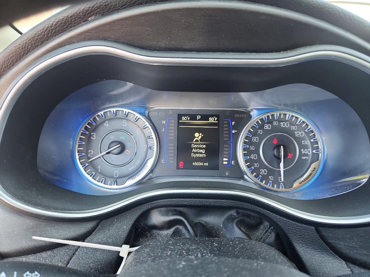 2016 CHRYSLER 200 LIMITED photo 9