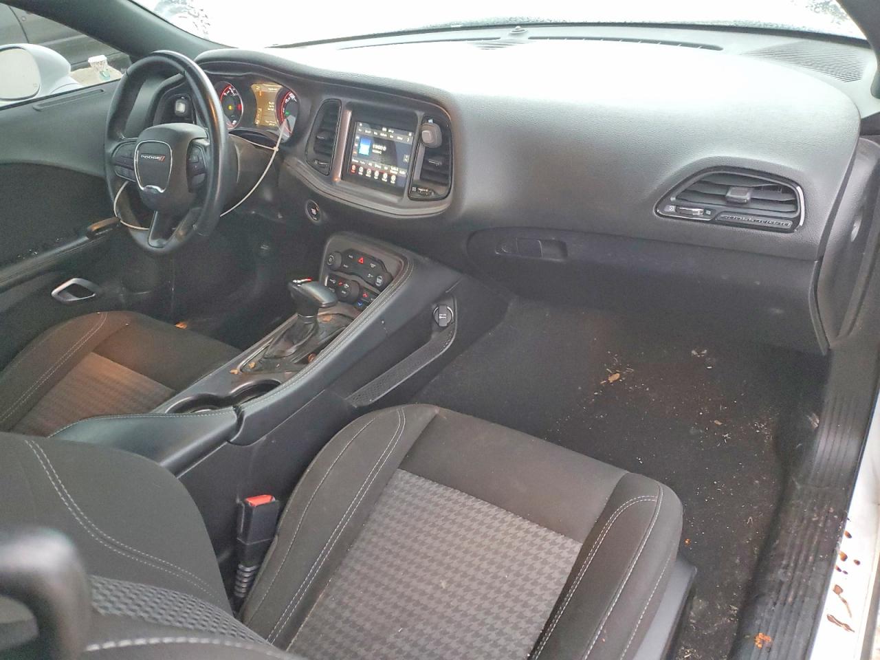 2023 DODGE CHALLENGER SXT photo 8