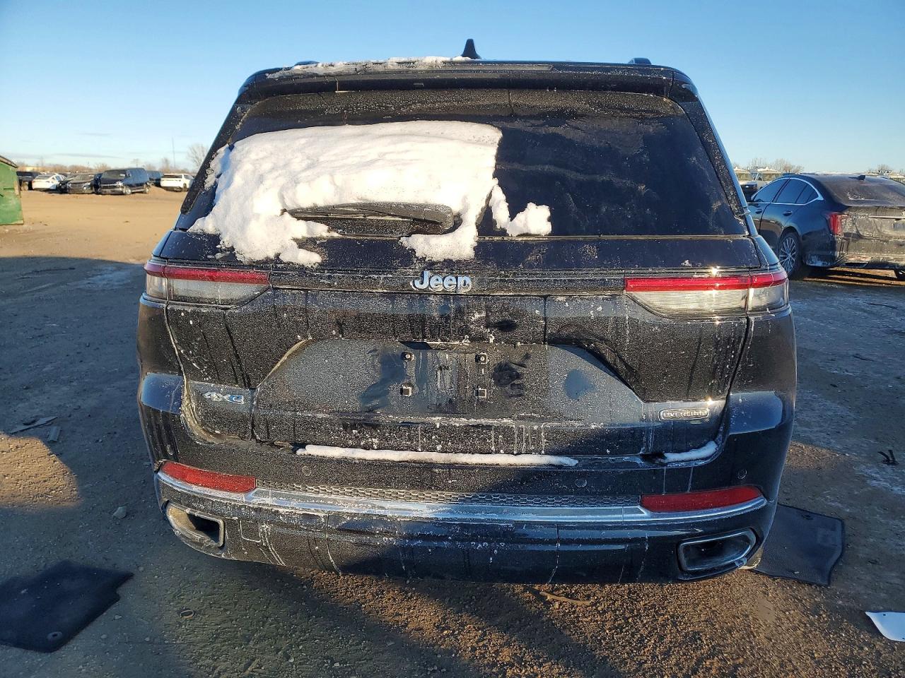 2022 JEEP GRAND CHEROKEE OVERLAND 4XE photo 16