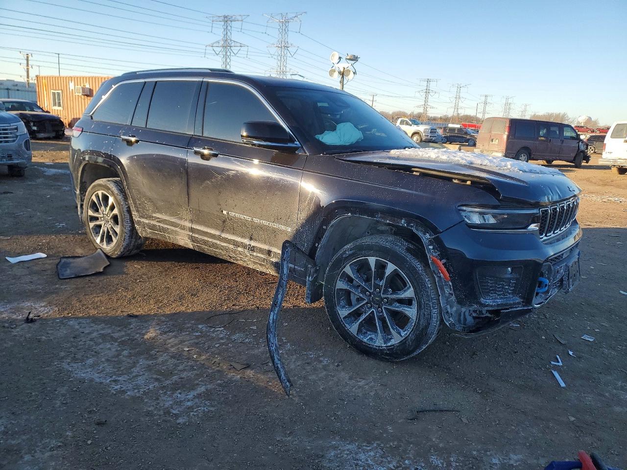 2022 JEEP GRAND CHEROKEE OVERLAND 4XE photo 10