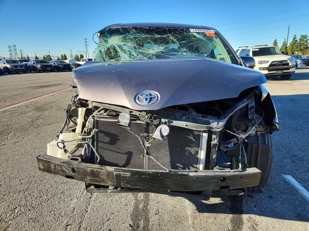2014 TOYOTA SIENNA LE photo 9