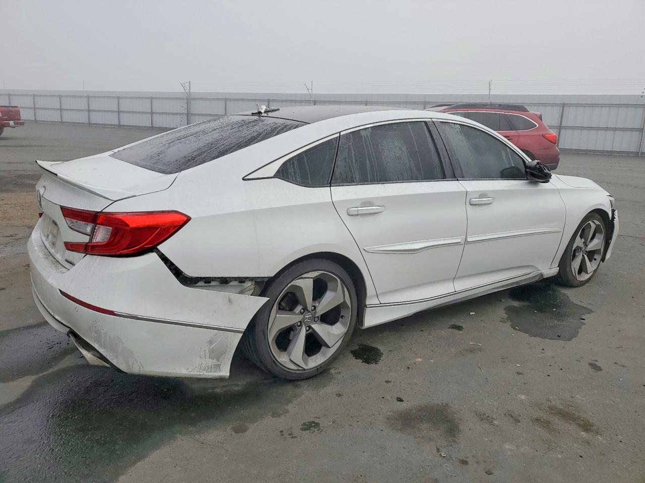2018 HONDA ACCORD photo 3