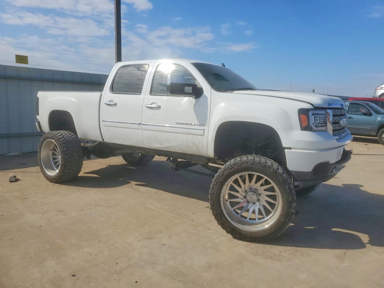 2014 GMC SIERRA K2500 DENALI photo 7