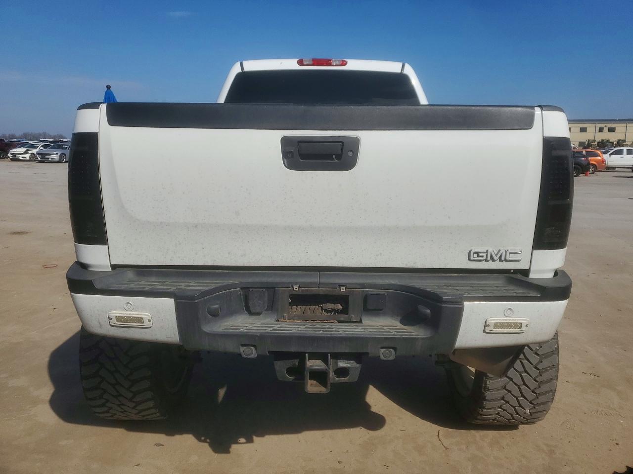 2014 GMC SIERRA K2500 DENALI photo 11
