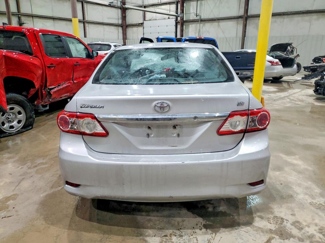 2013 TOYOTA COROLLA LE photo 6