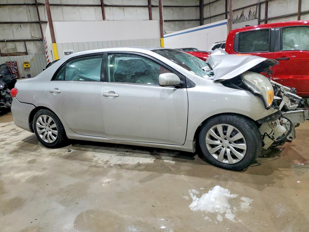 2013 TOYOTA COROLLA LE photo 4