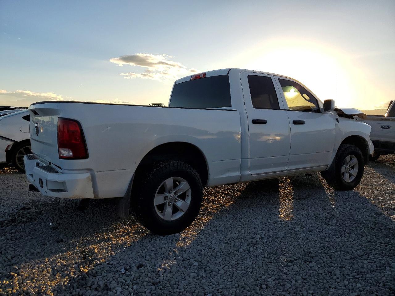 2019 RAM 1500 CLASSIC TRADESMAN photo 3
