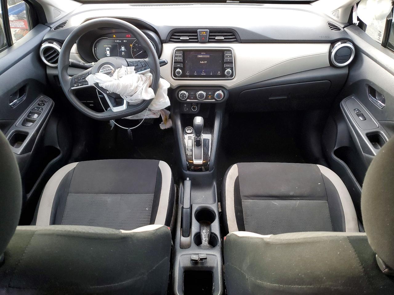 2021 NISSAN VERSA SV photo 15