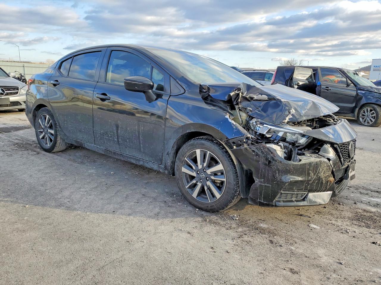 2021 NISSAN VERSA SV photo 7