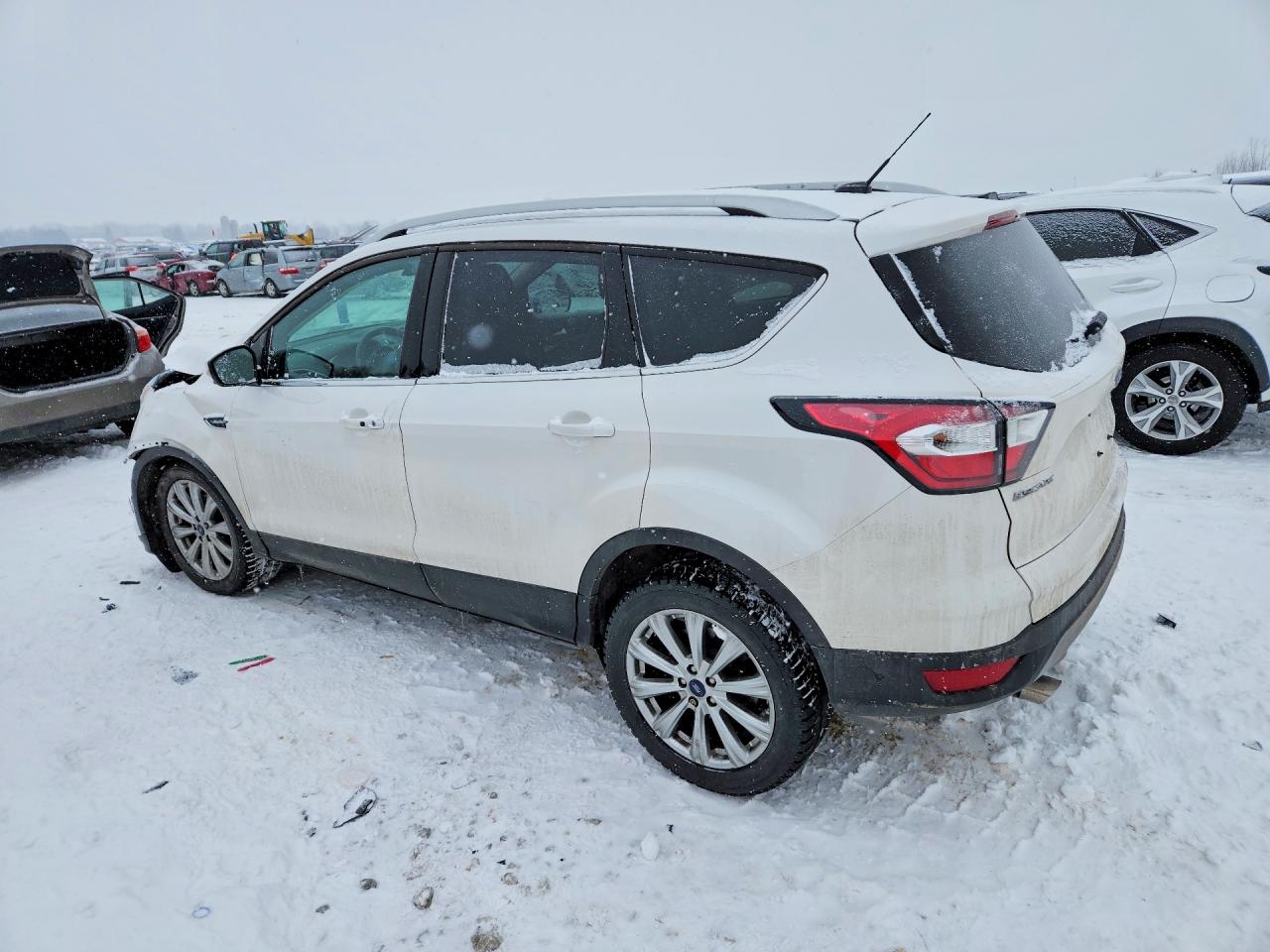 2017 FORD ESCAPE TITANIUM photo 3