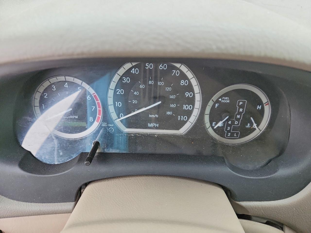 2004 TOYOTA SIENNA photo 17