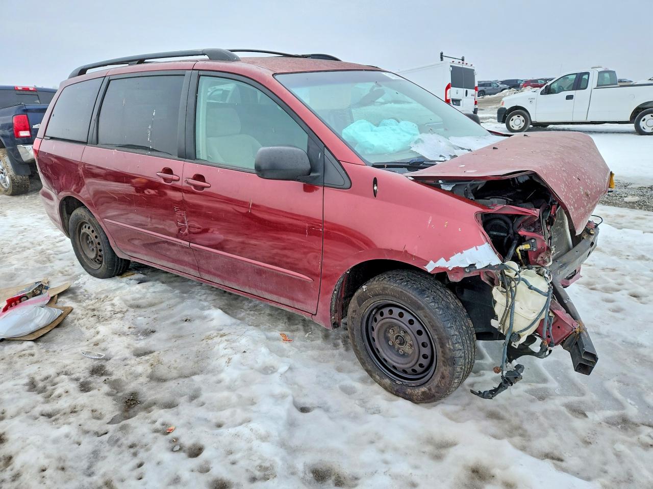 2004 TOYOTA SIENNA photo 7
