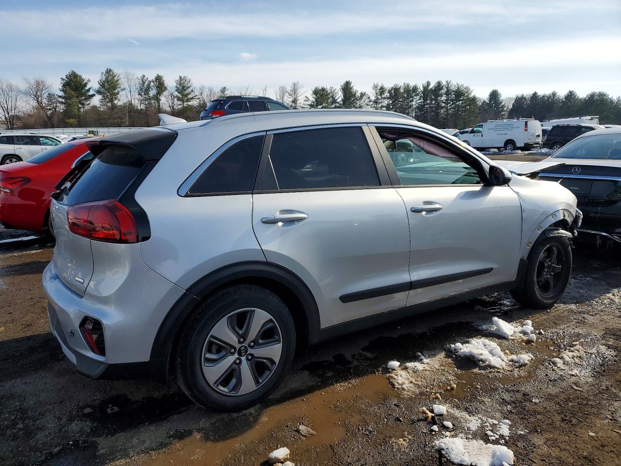 2021 KIA NIRO LX photo 3