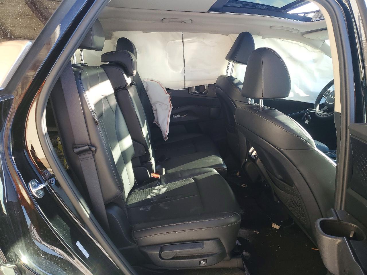 2024 KIA SORENTO S photo 11