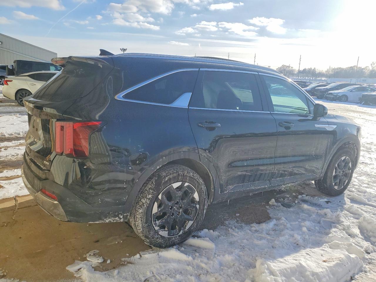 2024 KIA SORENTO S photo 3