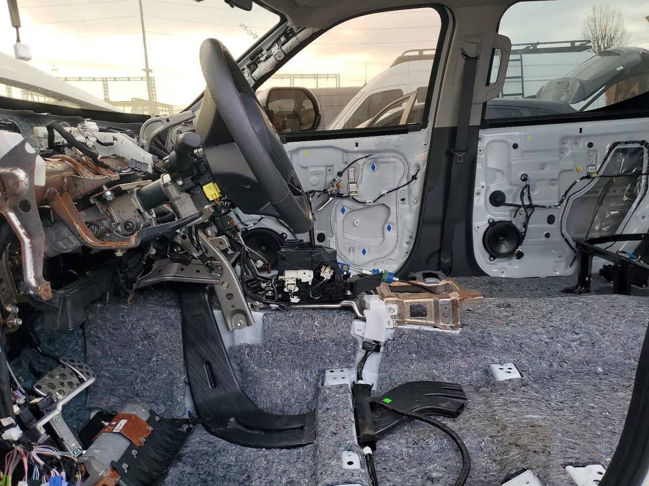 2024 TOYOTA TUNDRA CREWMAX SR photo 13