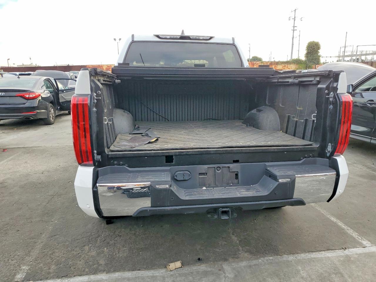 2024 TOYOTA TUNDRA CREWMAX SR photo 11