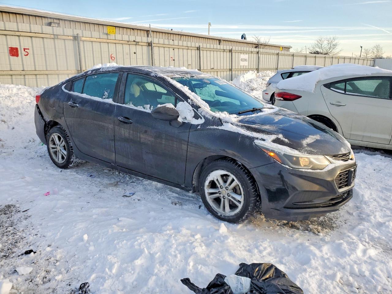 2017 CHEVROLET CRUZE LT photo 4