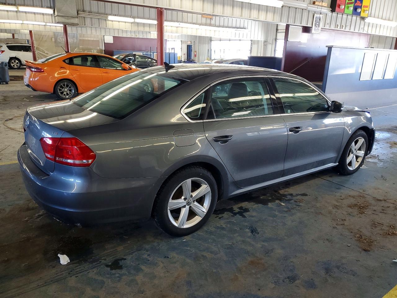 2015 VOLKSWAGEN PASSAT S photo 5