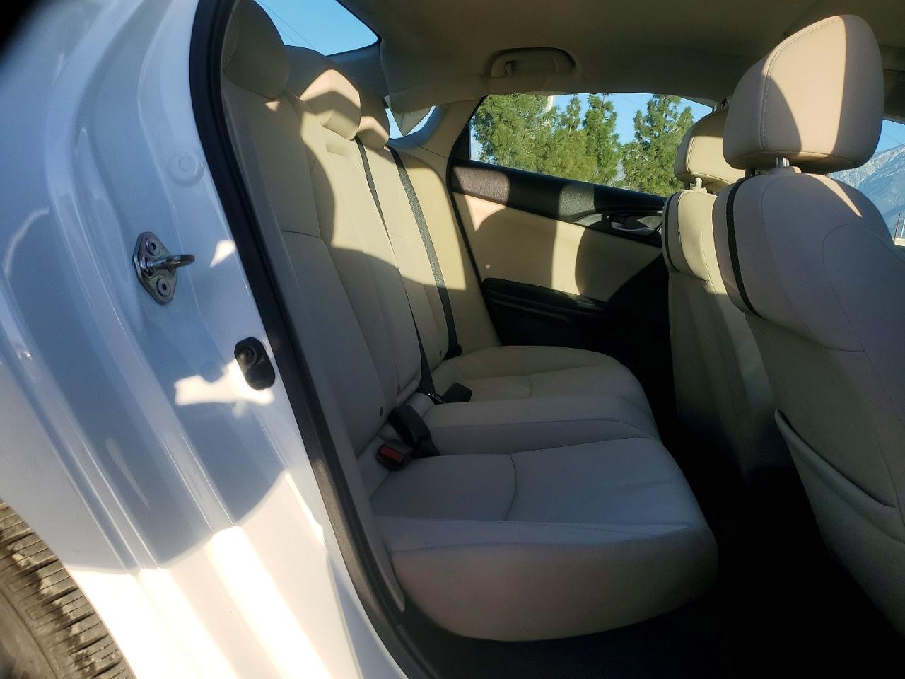 2017 HONDA CIVIC EX photo 10