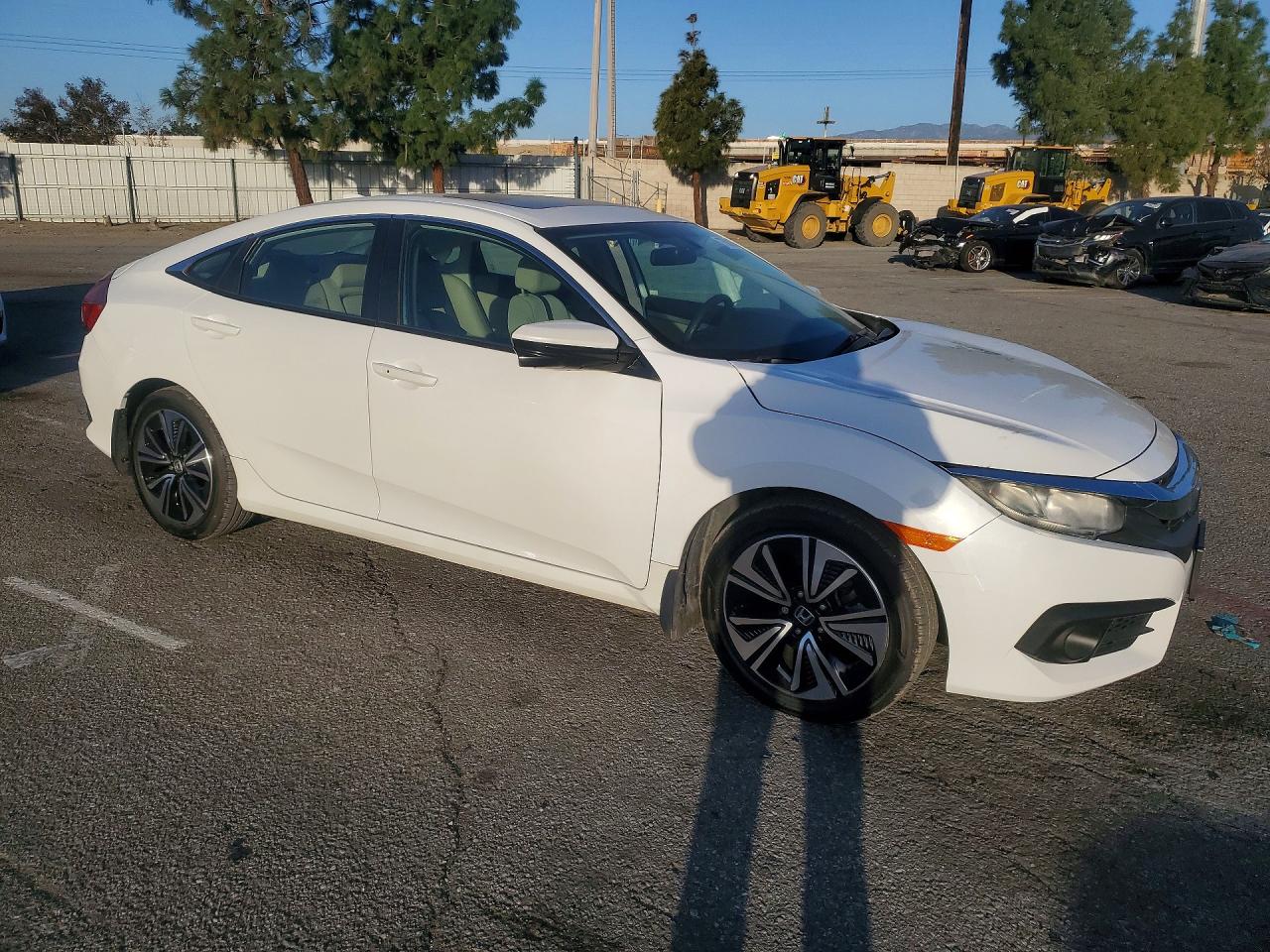 2017 HONDA CIVIC EX photo 4