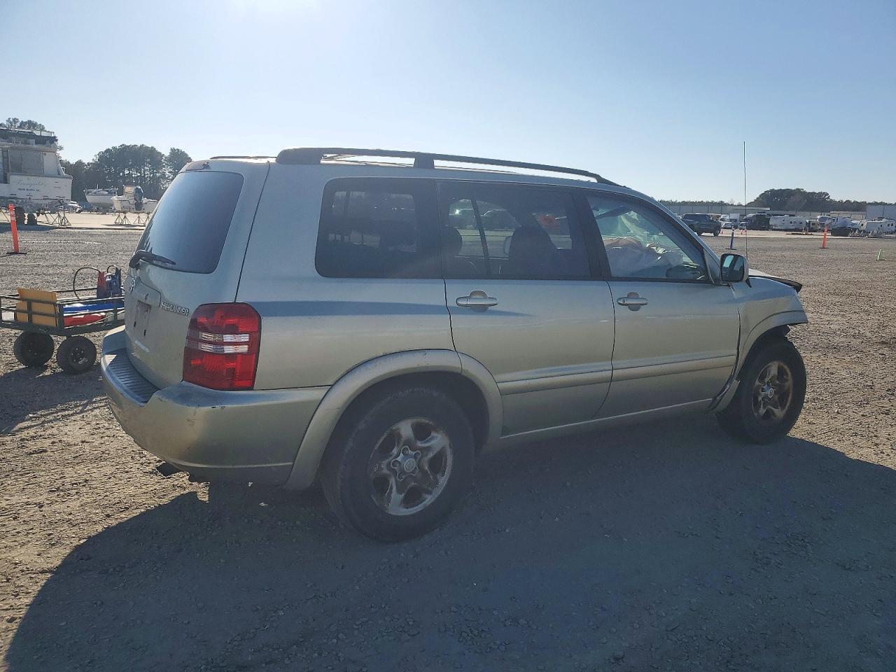 2003 TOYOTA HIGHLANDER photo 3