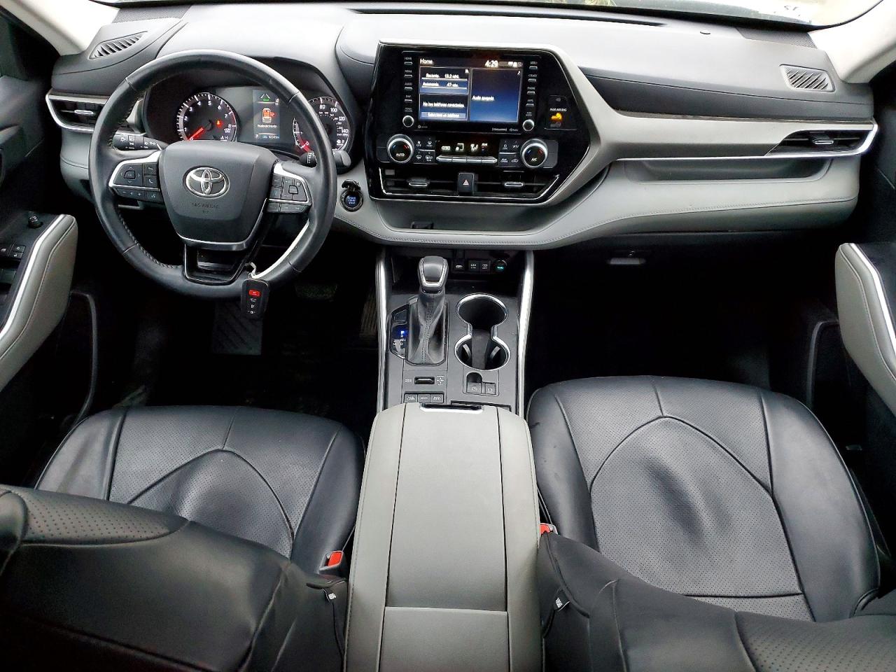 2021 TOYOTA HIGHLANDER LE photo 15