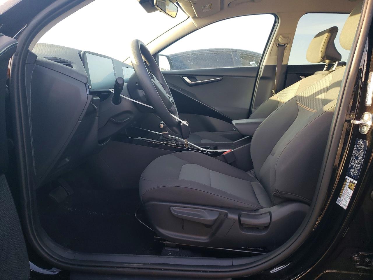 2025 KIA NIRO LX photo 13