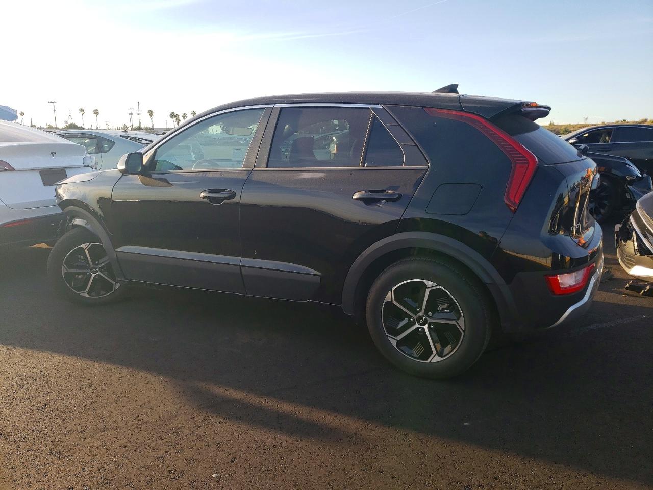 2025 KIA NIRO LX photo 3