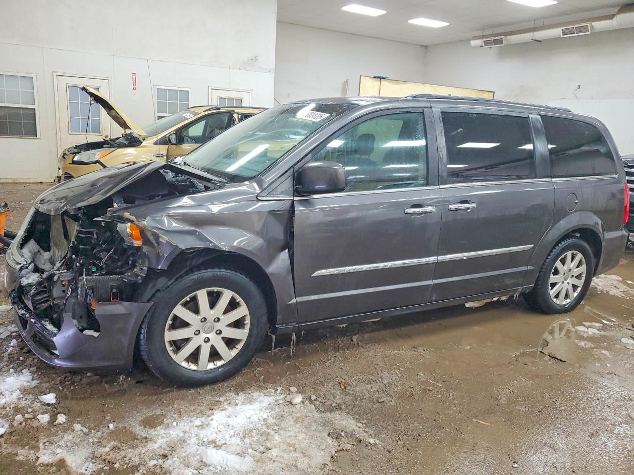 2015 CHRYSLER TOWN & COUNTRY