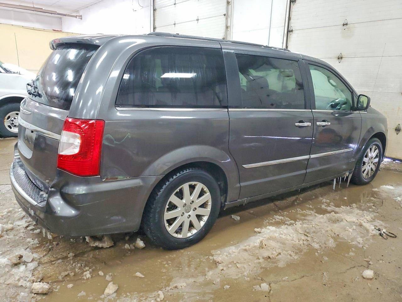 2015 CHRYSLER TOWN & COUNTRY TOURING photo 7