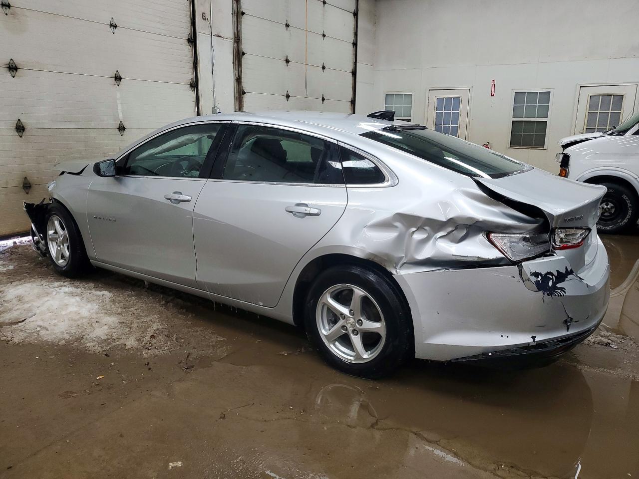 2017 CHEVROLET MALIBU LS photo 3