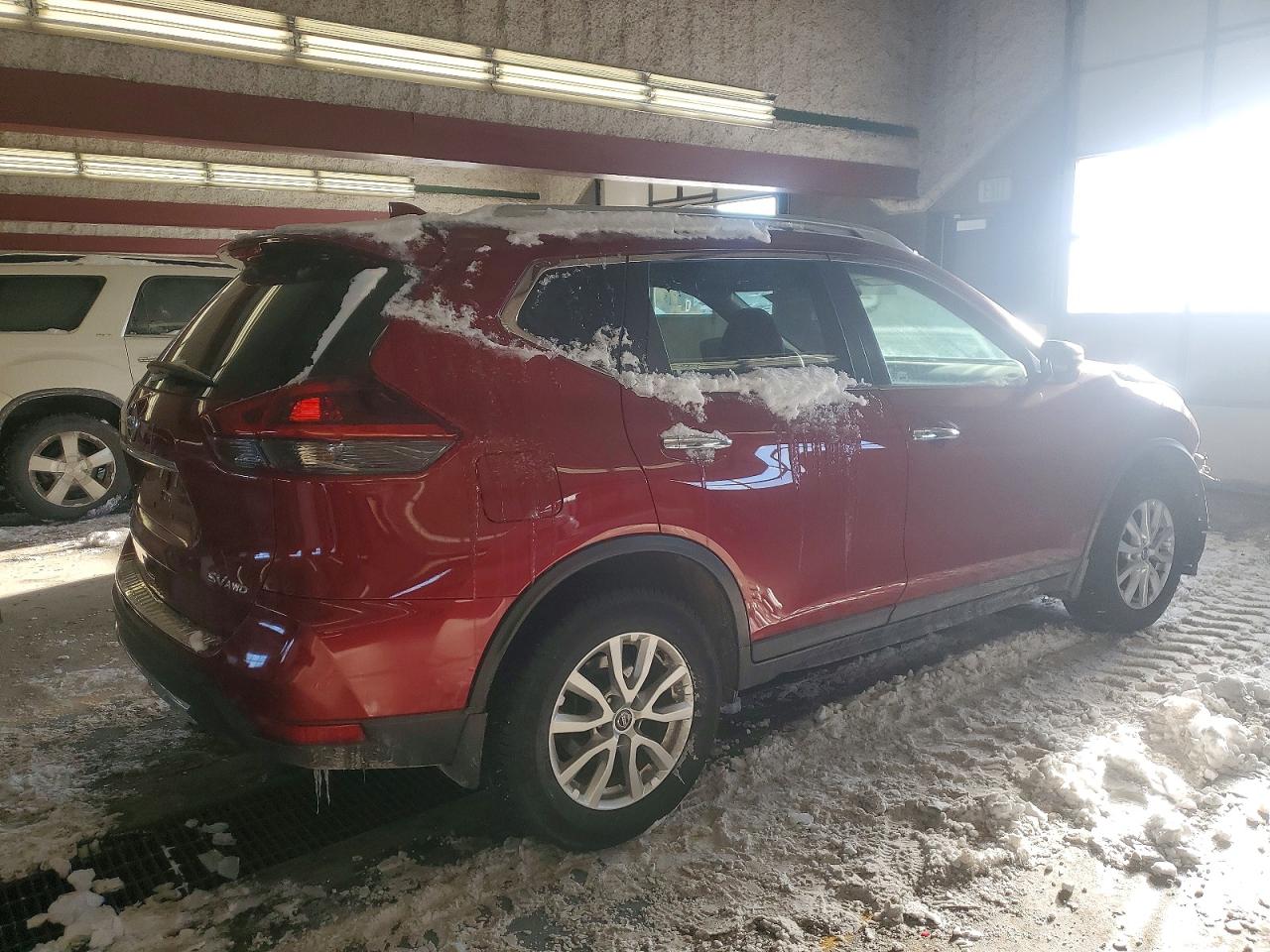 2018 NISSAN ROGUE SV photo 5