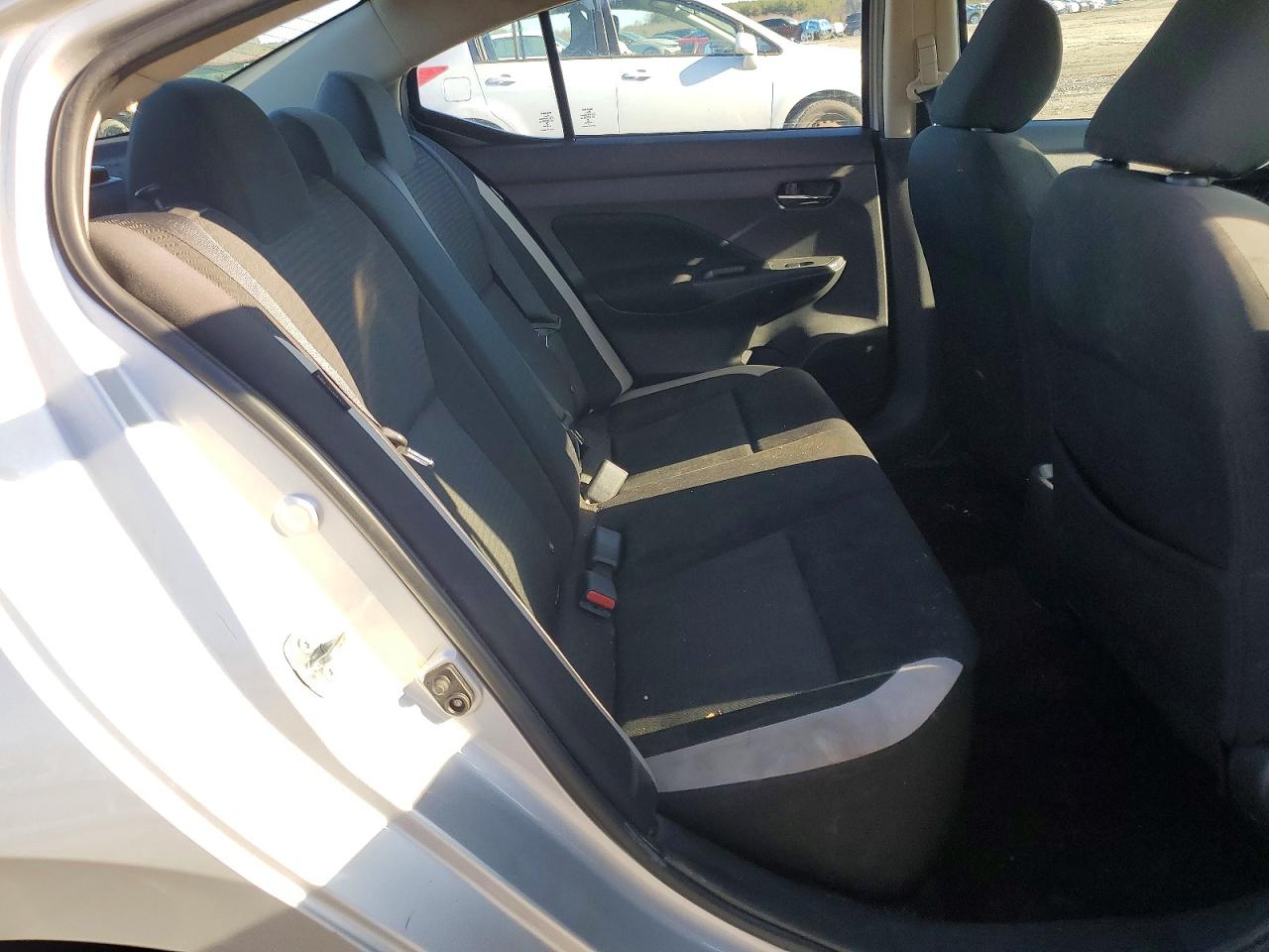 2021 NISSAN VERSA SV photo 10