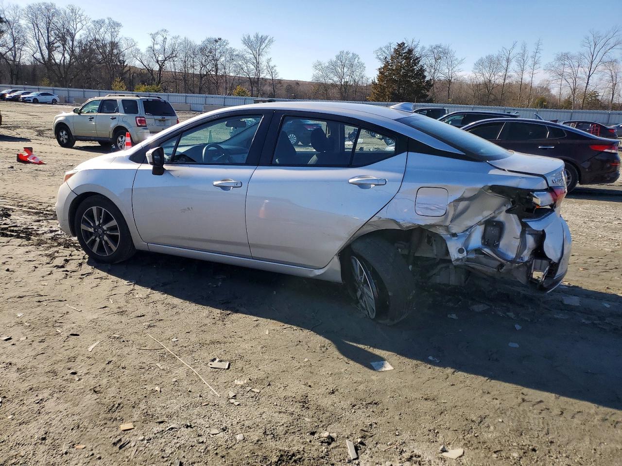 2021 NISSAN VERSA SV photo 2