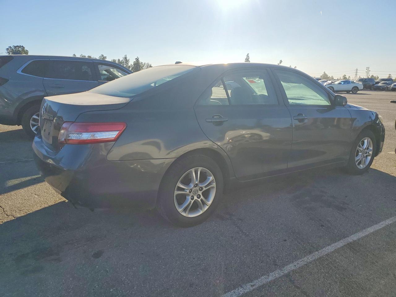 2011 TOYOTA CAMRY BASE photo 7