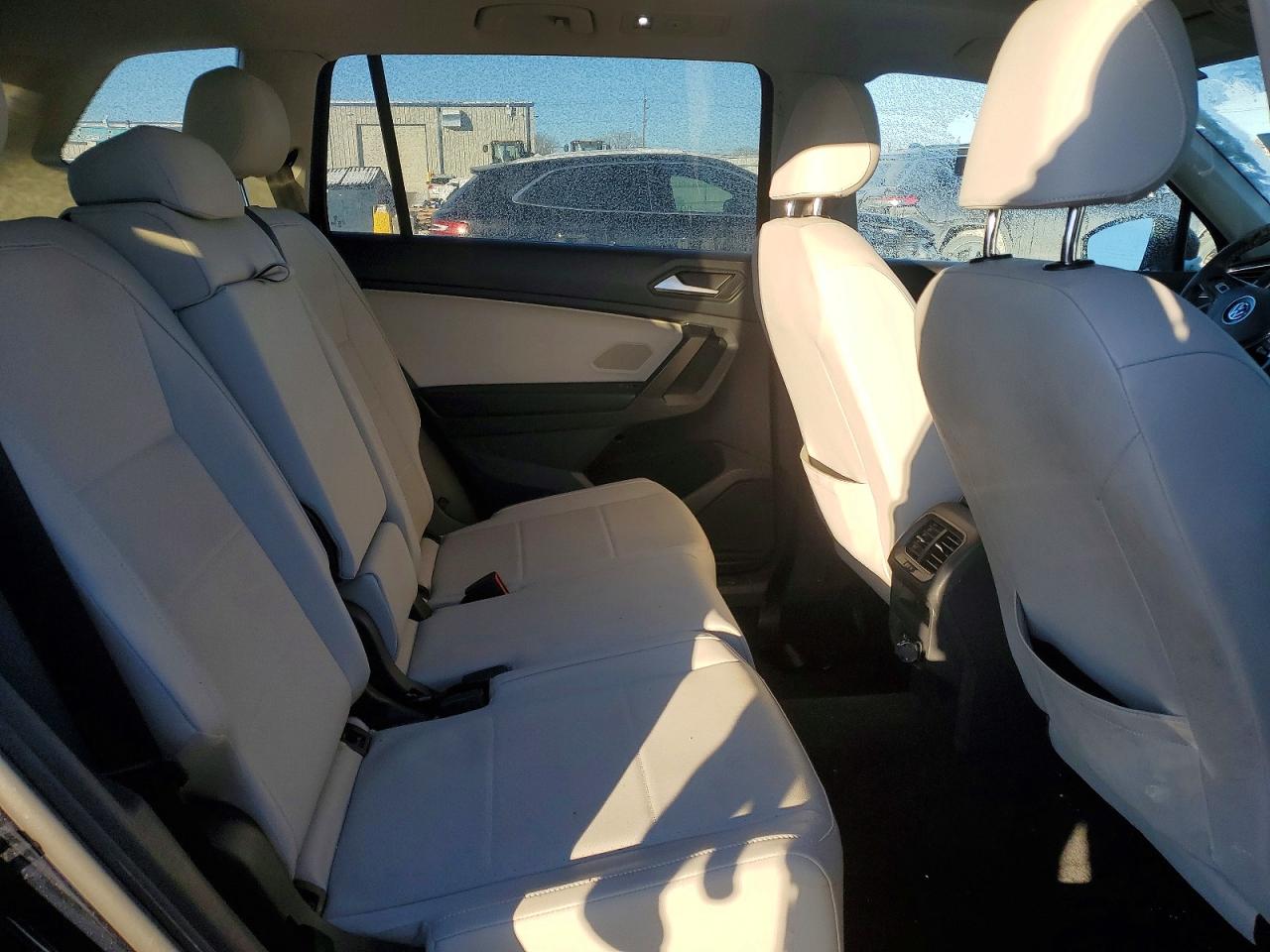 2021 VOLKSWAGEN TIGUAN SE photo 10