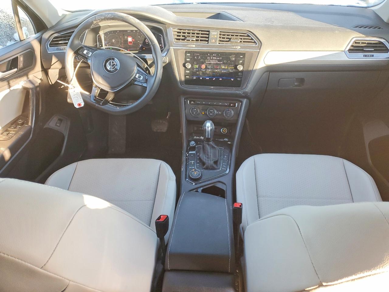 2021 VOLKSWAGEN TIGUAN SE photo 8