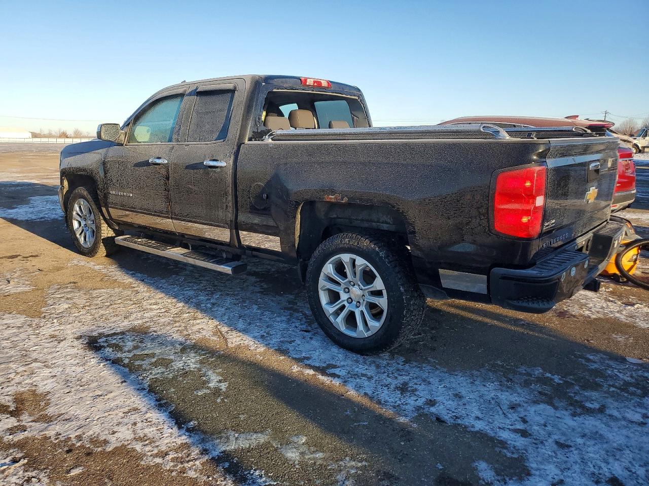 2016 CHEVROLET SILVERADO K1500 LT photo 2