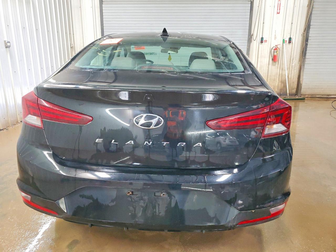 2019 HYUNDAI ELANTRA SE photo 16