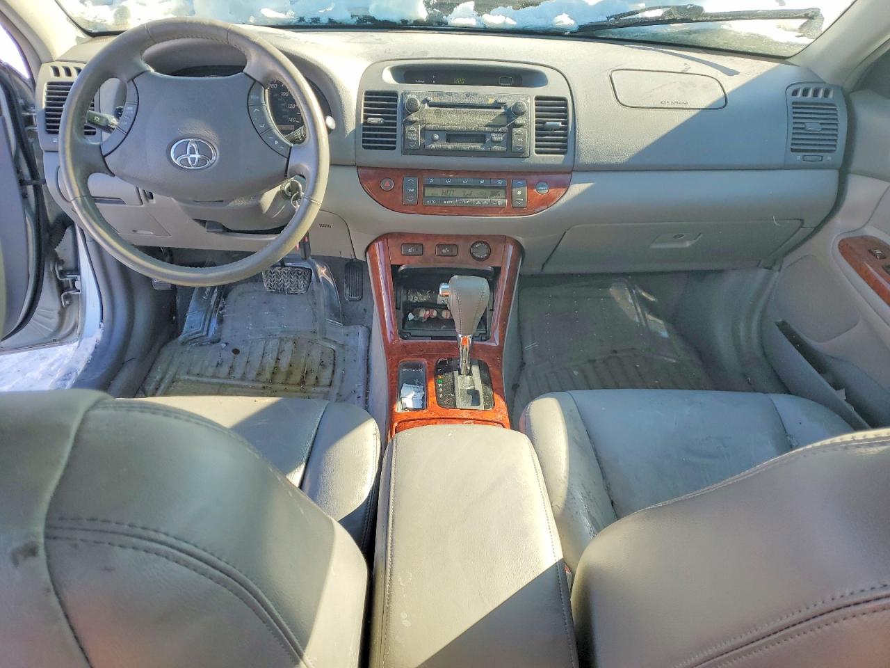 2005 TOYOTA CAMRY photo 8