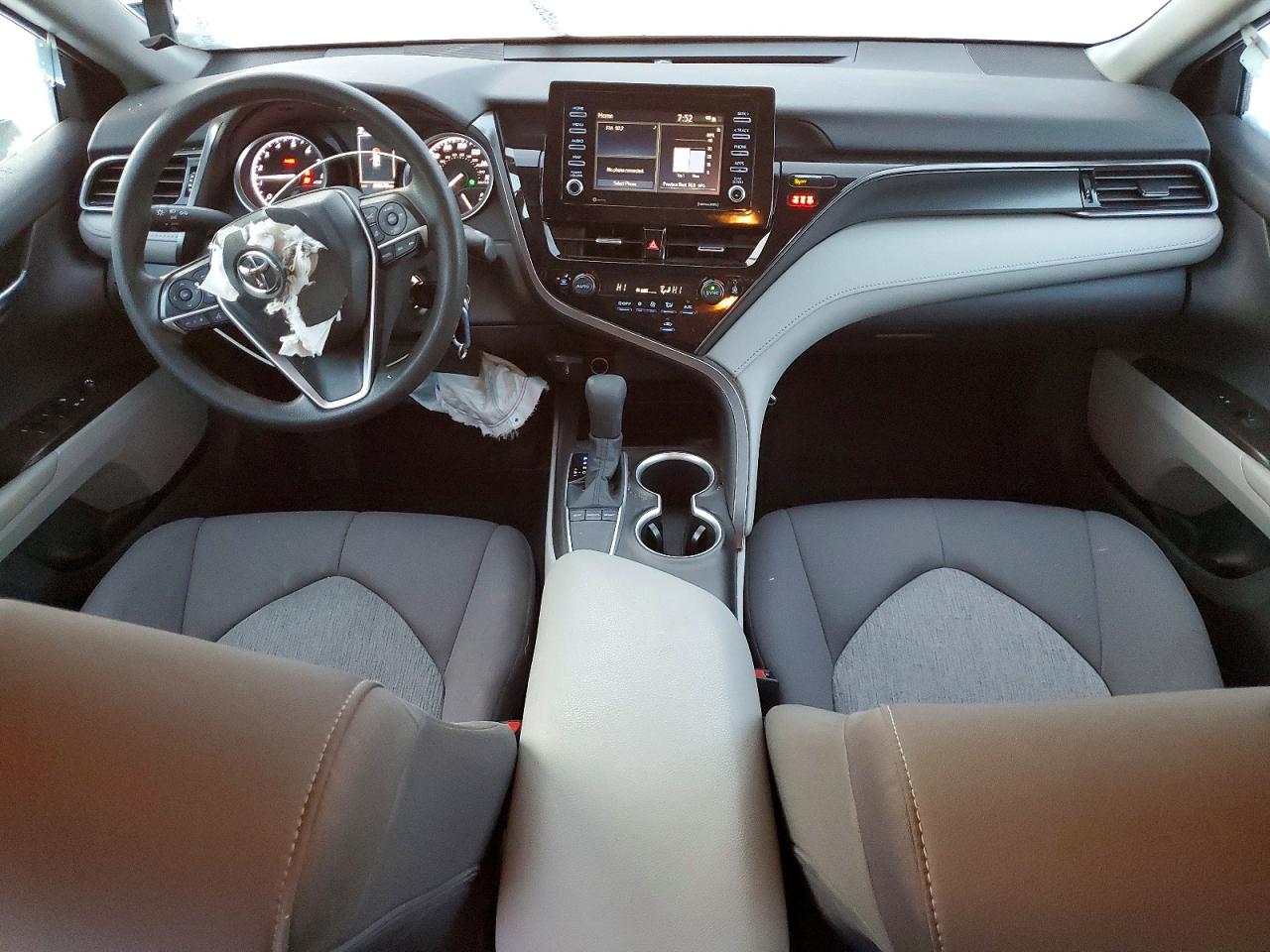 2023 TOYOTA CAMRY LE photo 15